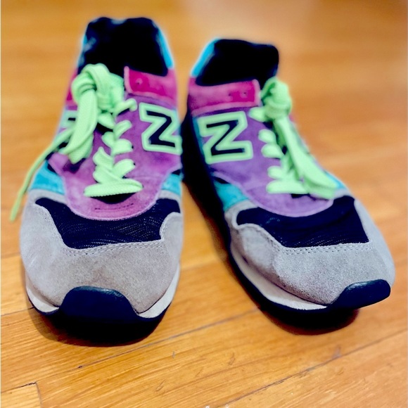 NEW BALANCE TRAINERS Size 9 - Picture 4 of 5